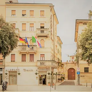 Hotel Trento **